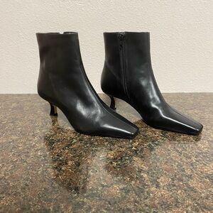 Gianni Bini Black Ankle Boots Sleek Design